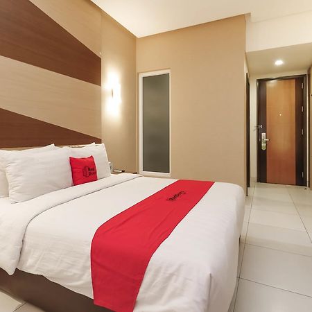 Hotel Reddoorz Near Roxy Giacarta Esterno foto