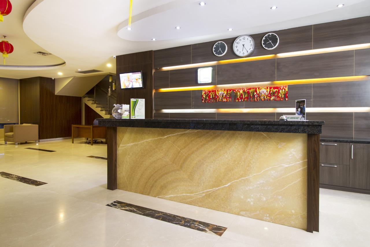 Hotel Reddoorz Near Roxy Giacarta Esterno foto