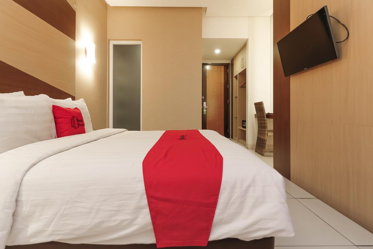 Hotel Reddoorz Near Roxy Giacarta Esterno foto